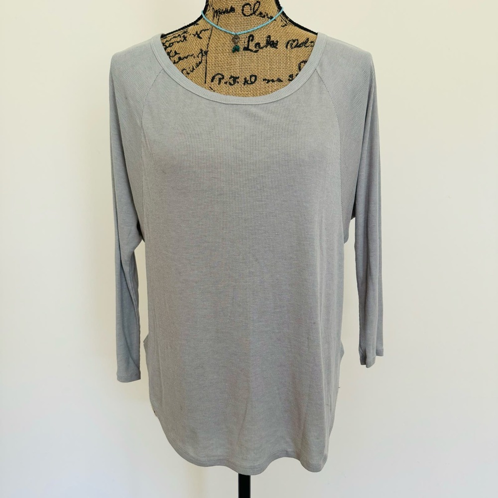 American Eagle Outfitter Gray Ribbed Flowy Scoop Neck Long Sleeve T Shirt Medium
